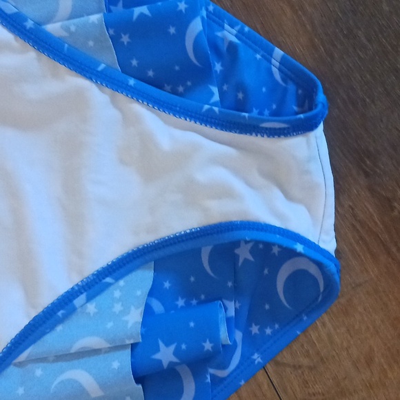 Sailor Moon Hot Topic 2 Piece Bikini Set Size 1X - Picture 11 of 16